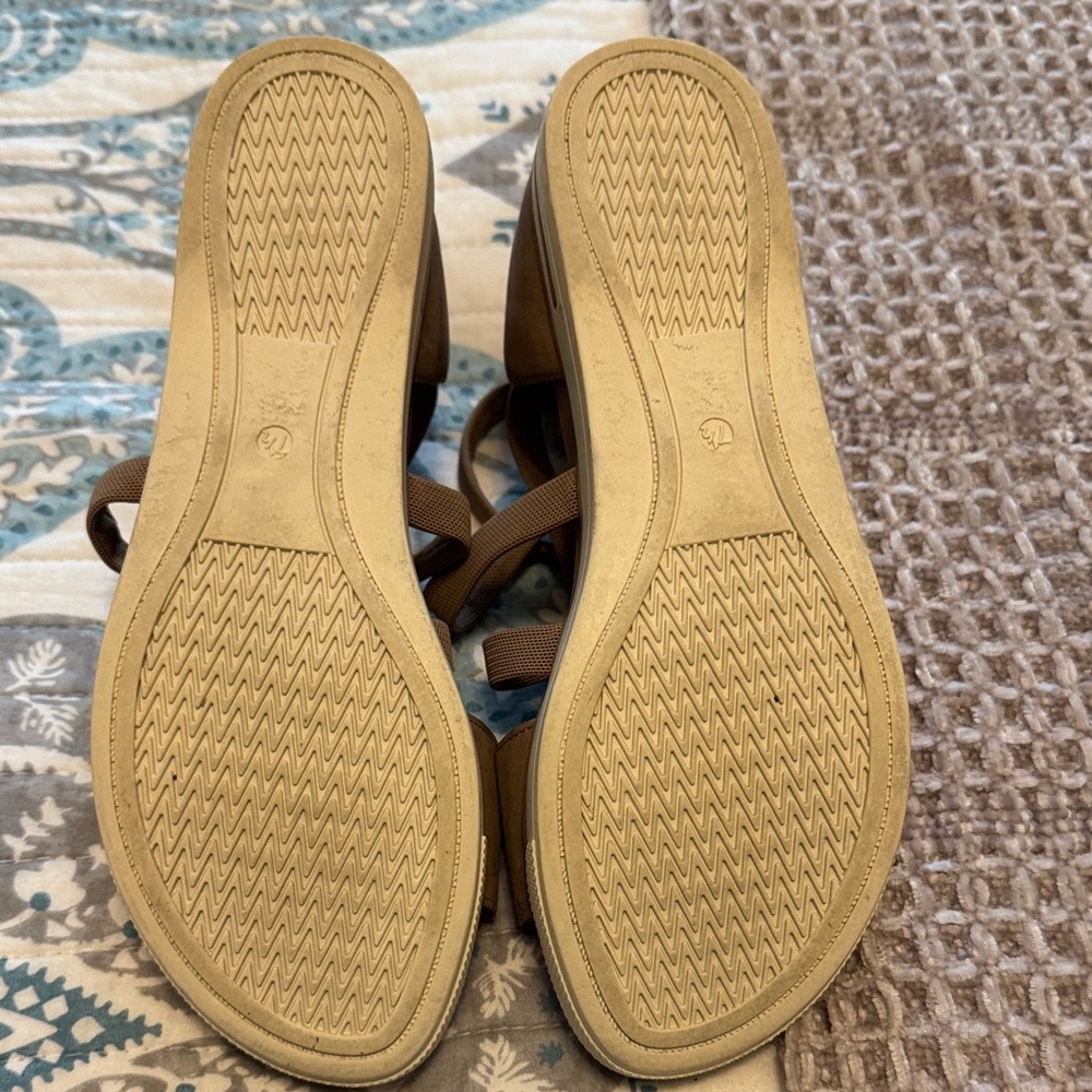 Eileen Fisher Brown Crisscross Sandals - Picture 4 of 4